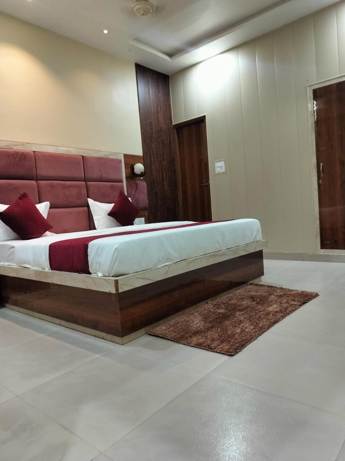 Appartement The Five Dimension à Agra  Extérieur photo