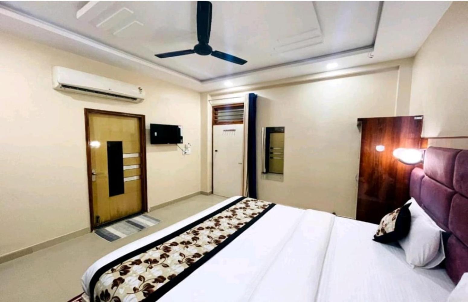 Appartement The Five Dimension à Agra  Extérieur photo